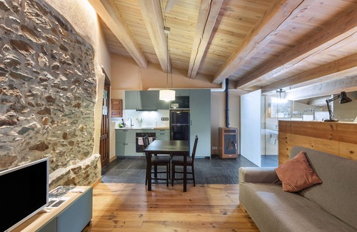Fogars de Montclus Apartment | Apartment 'Suite 1' with Mountain View, Private Garden and Wi-Fi