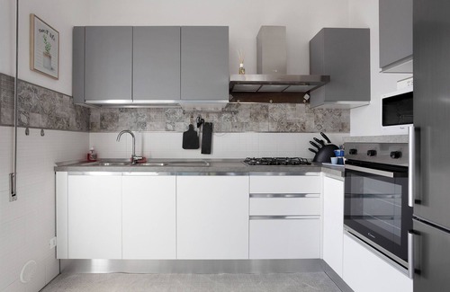 Castelnuovo Magra Apartment | Apartment 'Suite Paradiso' with Balcony, Wi-Fi and Air Conditioning