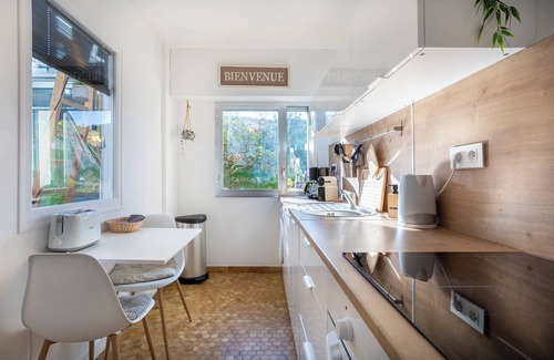 Douarnenez Apartment | Apartment 'Superbe Duplex En Centre Ville' with Private Garden and Wi-Fi