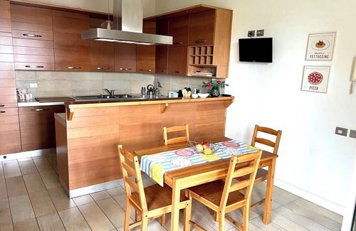 Zona XVI Torrenova Apartment | Apartment surrounded by greenery with a view of the riding stables. With meter at 30m.