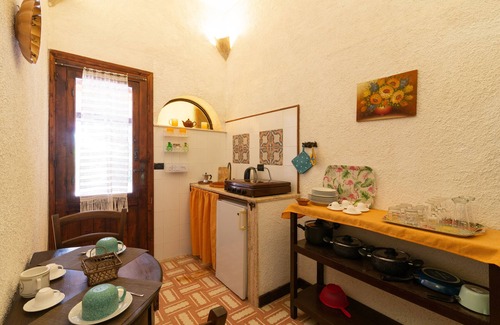 Mockarta Apartment | Apartment 'Tenuta Donna Vittoria - Mandarino' with Pool, 2 Terraces & Wi-Fi