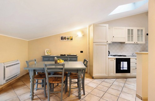 Cisano sul Neva Other | Apartment "Terzo Tiro" with Mountain View & A/C