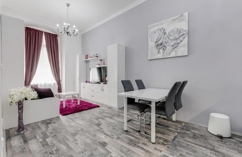Hradcany Apartment | Apartment Thunovská 10