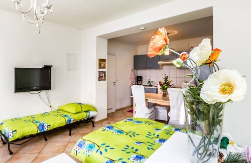 Troisdorf Apartment | Apartment Troisdorf Spich 3, 1 Wohn-/schlafzimmer, Max. 3 Personen