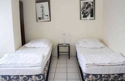 Wernborn Apartment | Apartment U3 = Gerlinde - House U, for 1-15 persons, 25km to FFM-Nord