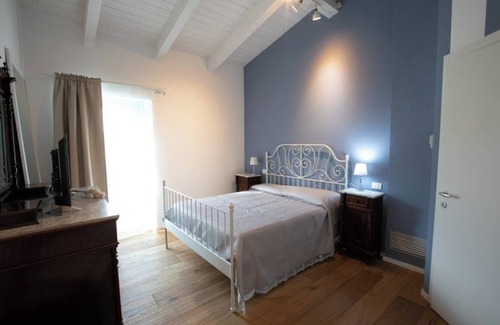 Castignano Other | Apartment "Ulivo" with Shared Pool & Wi-Fi