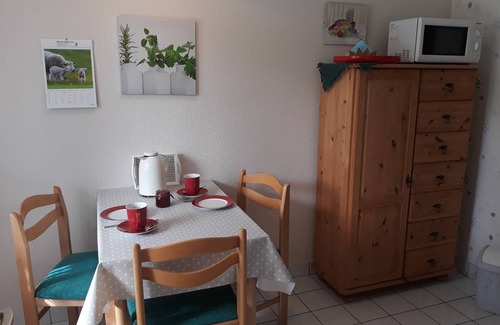 Neuenkirchen Apartment | Apartment 'Unter Der Linde' with Private Terrace, Private Garden and Wi-Fi