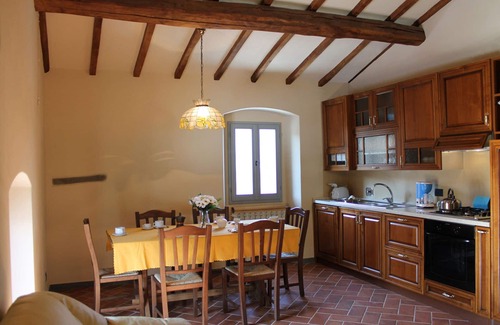 Pergine Valdarno Apartment | Apartment VERDE in farmhouse with two bedrooms, two bathrooms, garden and pool