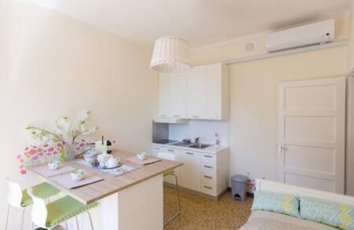 Riomaggiore Apartment | Apartment 'Verde' with Sea View, Wi-Fi and Air Conditioning