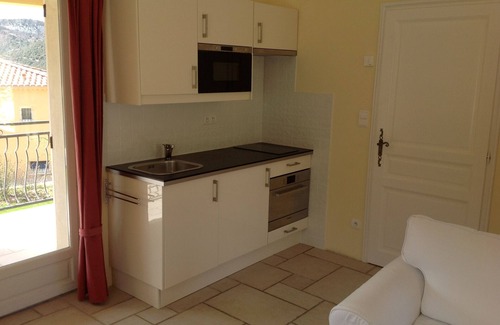 Montbrun-les-Bains Apartment | Apartment 'Villa Fleury' with Private Terrace, Balcony and Wi-Fi