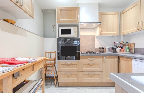 Pierrefeu-du-Var Apartment | Apartment 'Villa Gigi' with Private Terrace, Wi-Fi and Air Conditioning