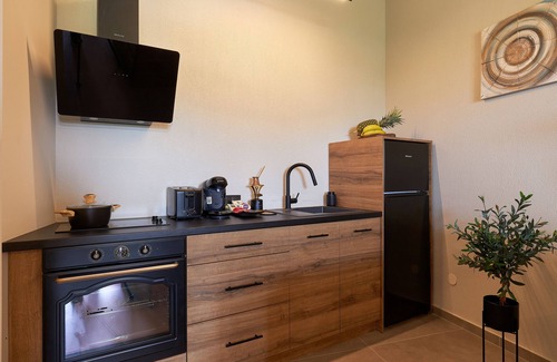 Plati Apartment | Apartment 'Villa 3' with Mountain View, Balcony and Wi-Fi