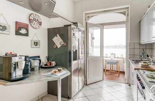 Neuwied Apartment | Apartment 'Villa Rheinstein Am Schloss Engers' with Balcony and Wi-Fi