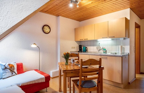 Waldau Apartment | Apartment 'Vogelnest, 35qm' with Shared Garden and Wi-Fi