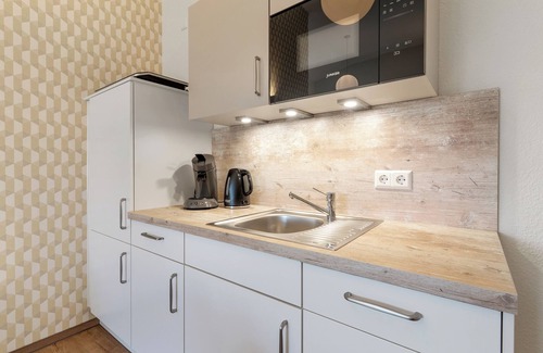 Herbolzheim Apartment | Apartment 'Vogesenblick' with Balcony and Wi-Fi