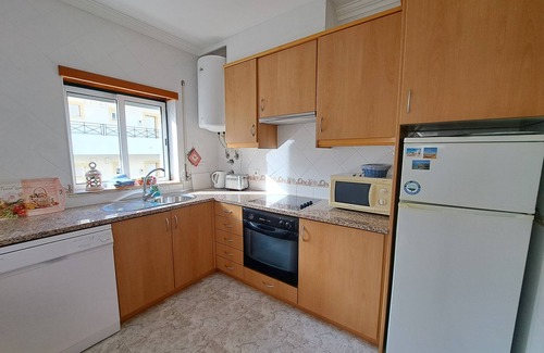 Vale de Carro Apartment | Apartment w/air conditioning, pool, BBQ, 800m from beach, Albufeira