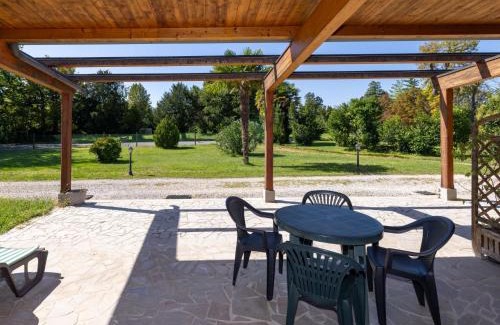Strassoldo Apartment | Apartment Winery Villa Vitas Dépendance - App-1 by Interhome