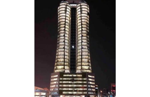Block 428 House | Apartment with a city view. Manama, Seef.