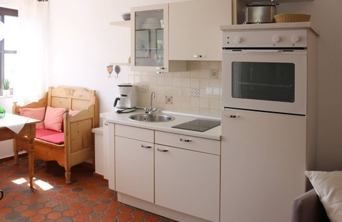 Sommerach Apartment | Apartment with all-round well-being - view of the beautiful garden