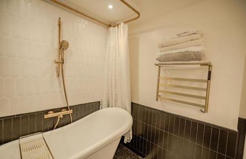 Quartier du Gros-Caillou Apartment | Apartment with Eiffel Tower view