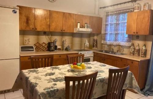 Lokroi Apartment | Apartment with Garden
