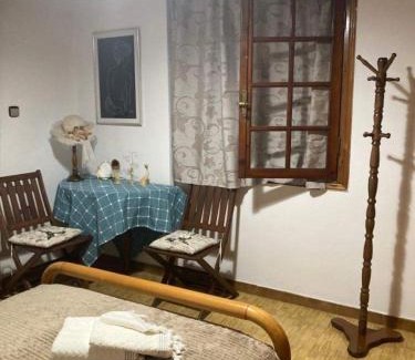 Lokroi Apartment | Apartment with Garden