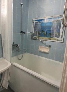 Hasselby Apartment | Apartment with garden near metro!