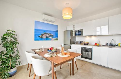Les Baumettes Apartment | Apartment With Ocean View - Happy Rentals