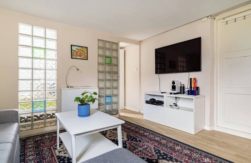 Baerum Apartment | Apartment with own entrance, parking, fast public transport to Oslo city centre