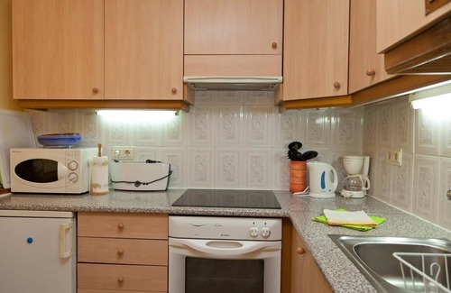 Bahia Dorada Apartment | Apartment with sea views, aircon, pool and Wifi, 50m from the beach and just 5 min to Estepona port