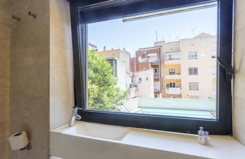 El Putget i Farro Apartment | Apartment with terrace and pool near Park Güell
