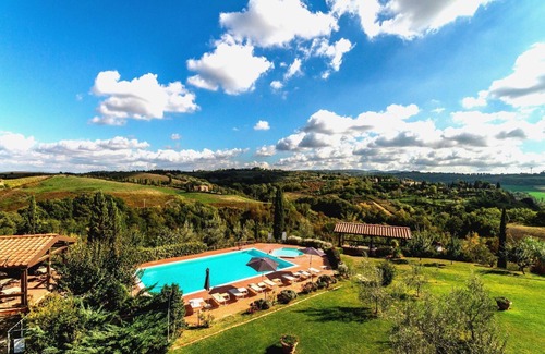 Sughera Apartment | Apartment with WIFI, A/C, pool, TV, terrace, panoramic view, parking, close to San Gimignano