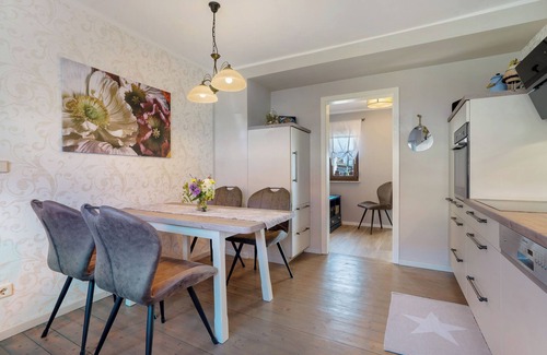 Zwenkau Apartment | Apartment 'Wohnen Am See Bei Heike Und Jens' with Wi-Fi