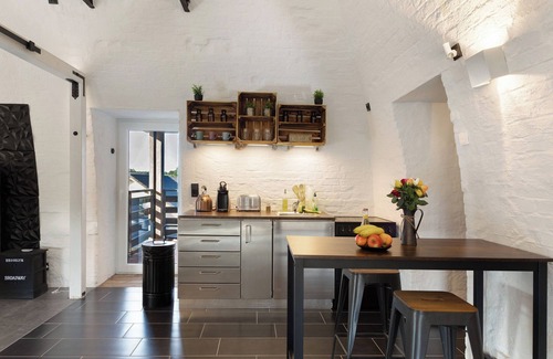 Haldensleben Apartment | Apartment 'Wohnen In Der Alten Brauerei' with Balcony and Wi-Fi