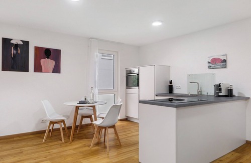 Rheinhausen Apartment | Apartment 'Wohnung 3' with Balcony and Wi-Fi