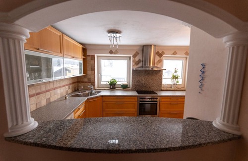 Laakirchen Apartment | Apartment 'Wohnung Am Stadtrand' with Private Terrace, Balcony and Wi-Fi