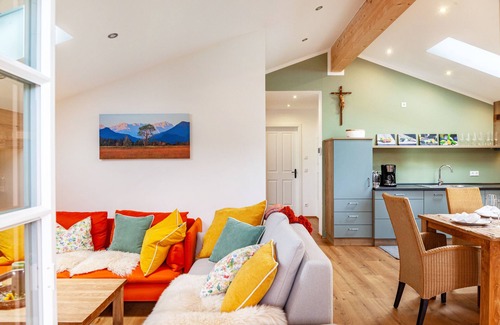Rottenbuch Apartment | Apartment 'Xaver' with Shared Garden, Balcony and Wi-Fi