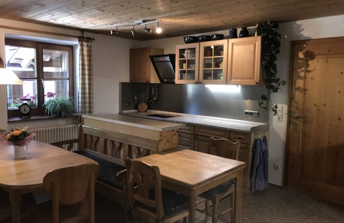 Dietmannsried Apartment | Apartment 'Zugspitze' with Mountain View, Shared Terrace and Wi-Fi