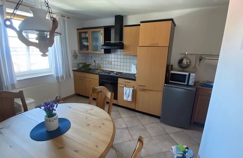 Achtrup Apartment | Apartment 'Zwischen Den Meeren' with Wi-Fi