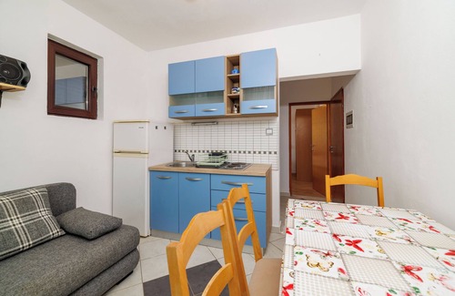 Ribarica Apartment | Apartments Bono (95351-A2) - Karlobag