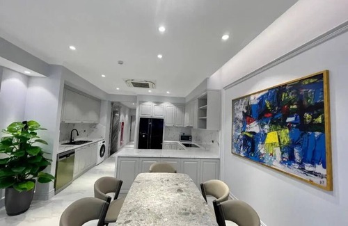 Hai Ba Trung Apartment | Apartments by Vitrine - 2 BR apartment