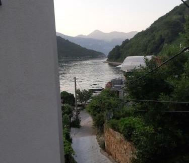 Lepetane Apartment | Apartments MaXhit