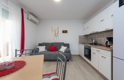 Ribarica Apartment | Apartments Mil (111871-A1) - Karlobag
