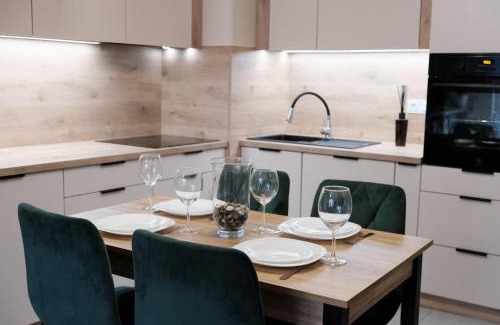 Srodmiescie Apartment | Apartments Space and More, Dmowskiego - 20 minut do RYNKU, Self Check-In 24H, Parking