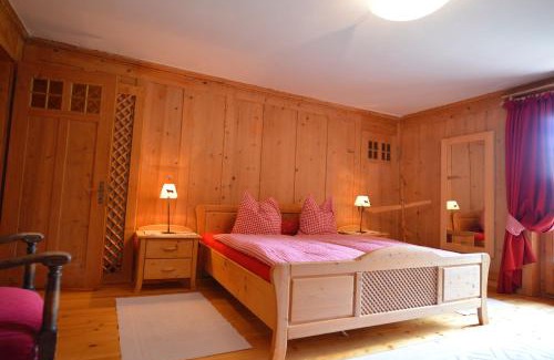 Meierhof Apartment | Apartments Villa Surlej