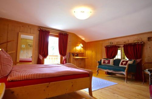 Meierhof Apartment | Apartments Villa Surlej