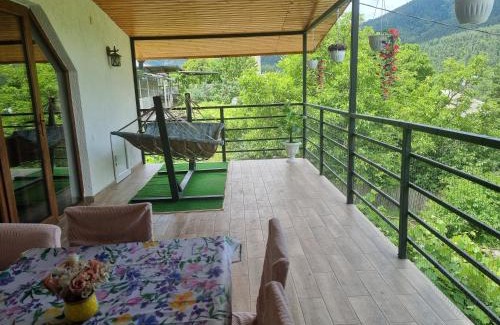 Akhali Ubani House | Apartments With Balcony And Mountain View