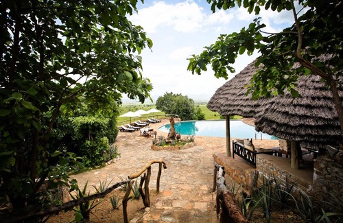 Kaabong Cabin | Apoka Safari Lodge