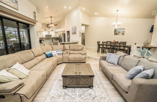 Apollo Beach House | Apollo's Anchor: Waterfront Stay w/Pool & Game Room