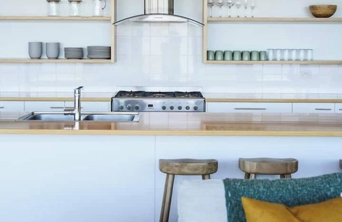 North Bruny House | Apollo's Rest Home Away